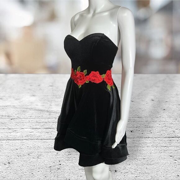 B. Darlin Black Velvet Rose Embroidered Waist Strapless Mini Dress - Picture 6 of 8